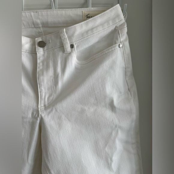 Vince Camuto Women's Straight Leg Jeans in Cream - Picture 4 of 9